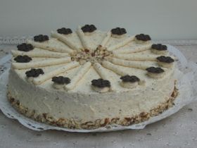 Nusskremetorte.JPG