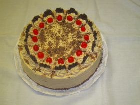 Mokka Sauerkirch Torte 448x336.JPG